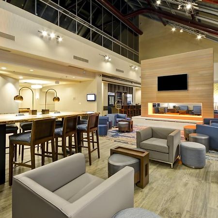 Crowne Plaza Tulsa Hotel Southern Hills Екстериор снимка