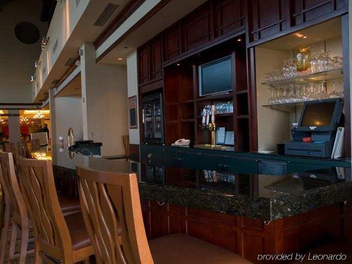 Crowne Plaza Tulsa Hotel Southern Hills Ресторант снимка