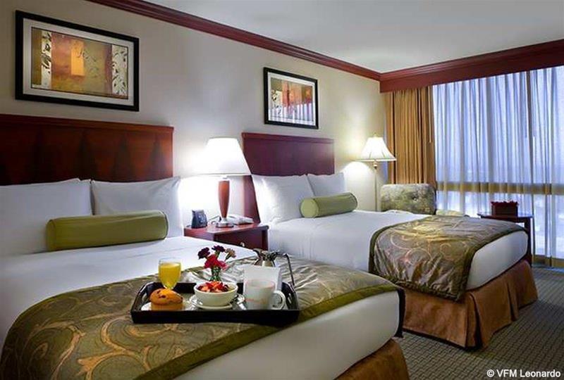 Crowne Plaza Tulsa Hotel Southern Hills Екстериор снимка
