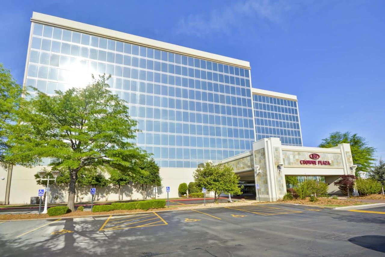 Crowne Plaza Tulsa Hotel Southern Hills Екстериор снимка