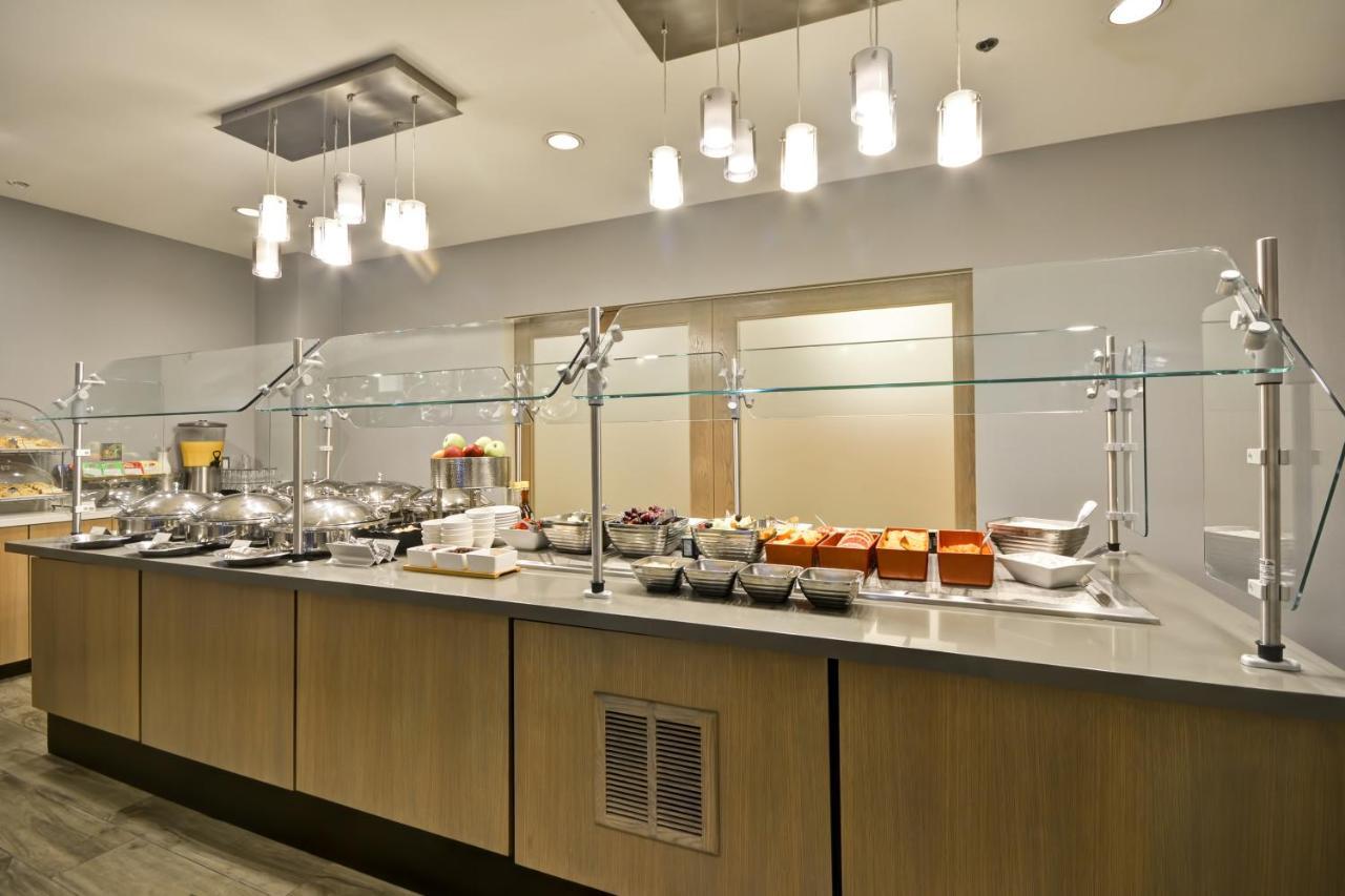 Crowne Plaza Tulsa Hotel Southern Hills Екстериор снимка