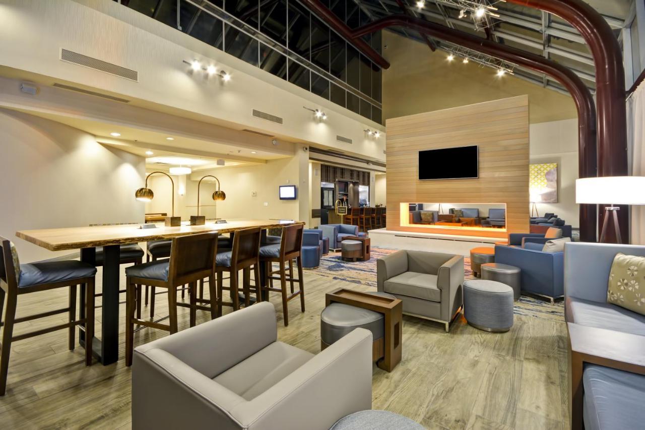 Crowne Plaza Tulsa Hotel Southern Hills Екстериор снимка