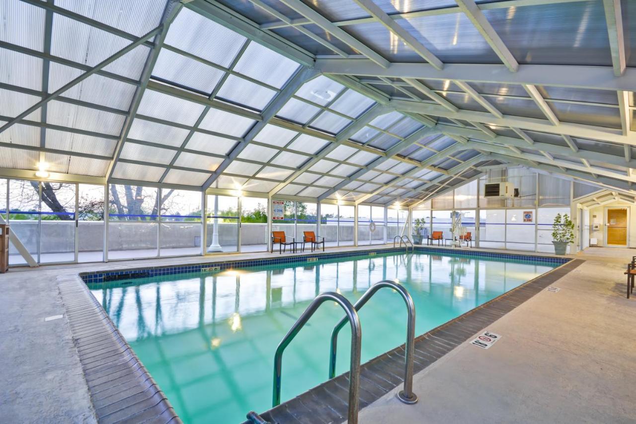 Crowne Plaza Tulsa Hotel Southern Hills Екстериор снимка