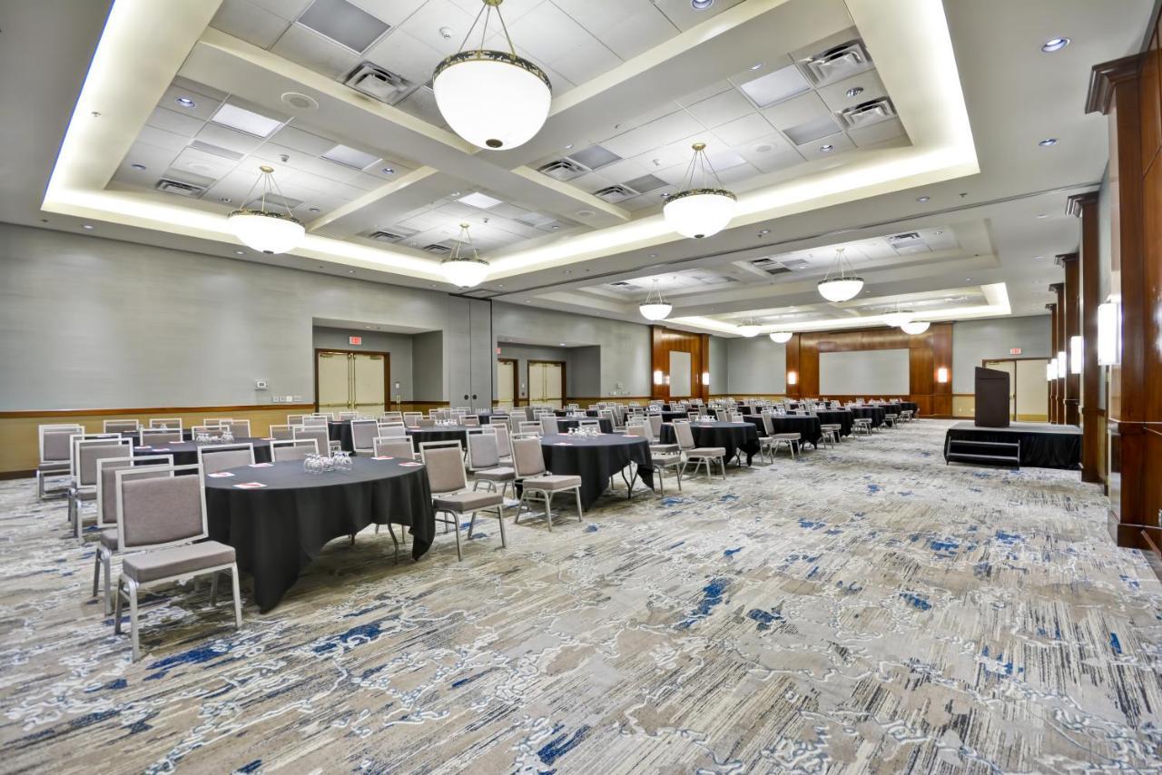 Crowne Plaza Tulsa Hotel Southern Hills Екстериор снимка